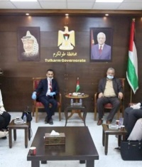 محافظ طولكرم عصام أبو بكر يلتقي وفداً من شركة "Green-t" الطلابية