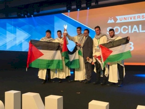 “INJAZ Palestine” won the award for the best student company with social impact, “Inspire Company”, for the year 2018 in the INJAZ Al-Arab competition. 