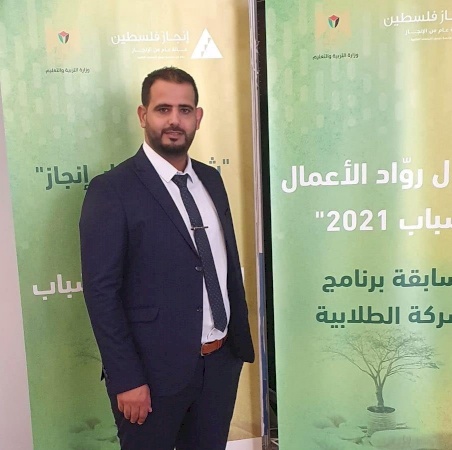 قصة نجاح ملهمة المتطوع "احمد شكارنة" من رُوّاد العمل التطوعي 