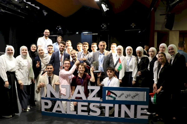 إنجاز فلسطين تختتم برنامج "الشركة الطلابية" لعام 2025